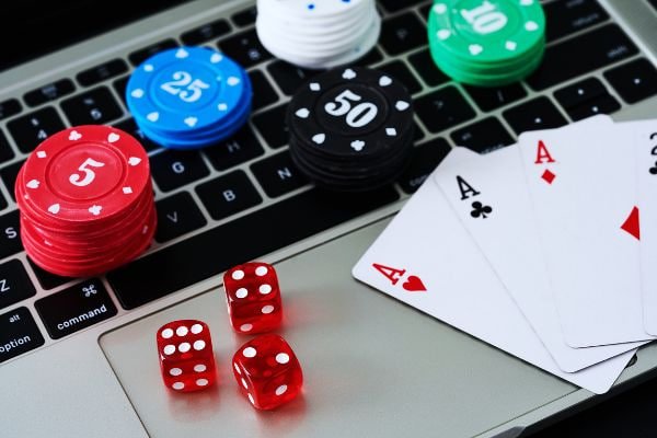 42c app Myanmar Live Casino Sportsbook Slots ဂိမ်းများ Login ဝင်ပြီး ကစားနေသည့် မြင်ကွင်း
